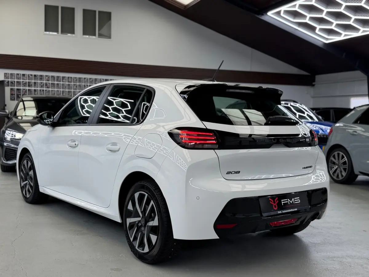 1.2 Hybrid 100 e-DCS6 Active CarPlay