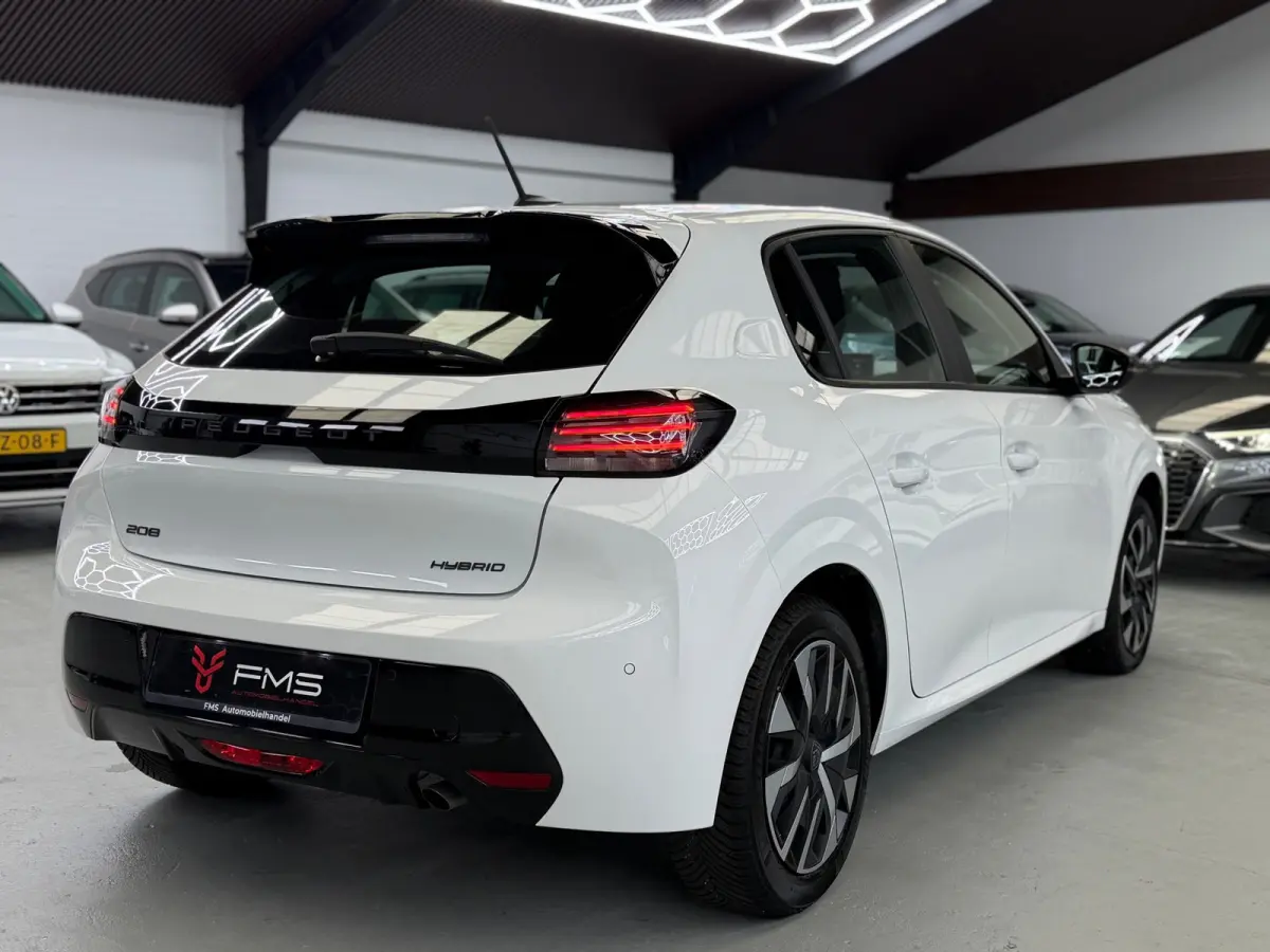 1.2 Hybrid 100 e-DCS6 Active CarPlay