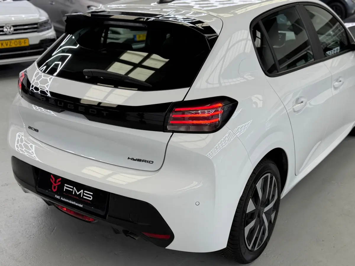 1.2 Hybrid 100 e-DCS6 Active CarPlay
