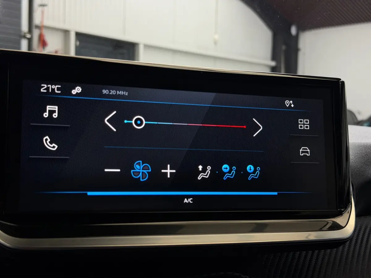 1.2 Hybrid 100 e-DCS6 Active CarPlay