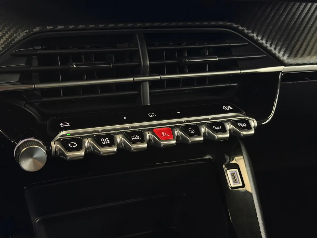 1.2 Hybrid 100 e-DCS6 Active CarPlay