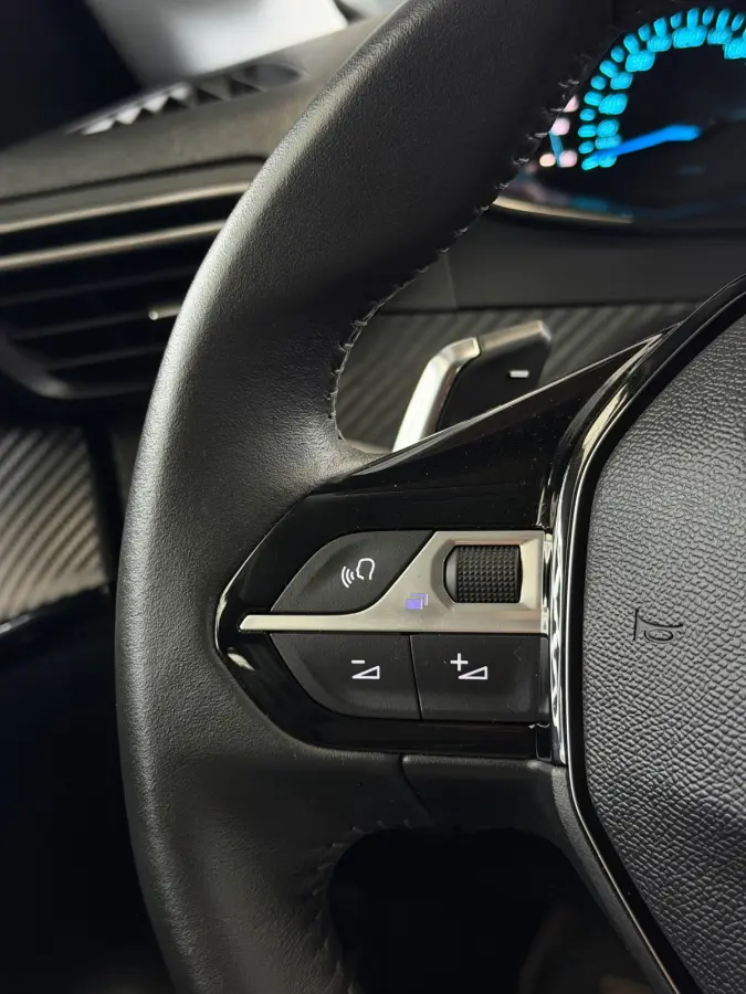 1.2 Hybrid 100 e-DCS6 Active CarPlay