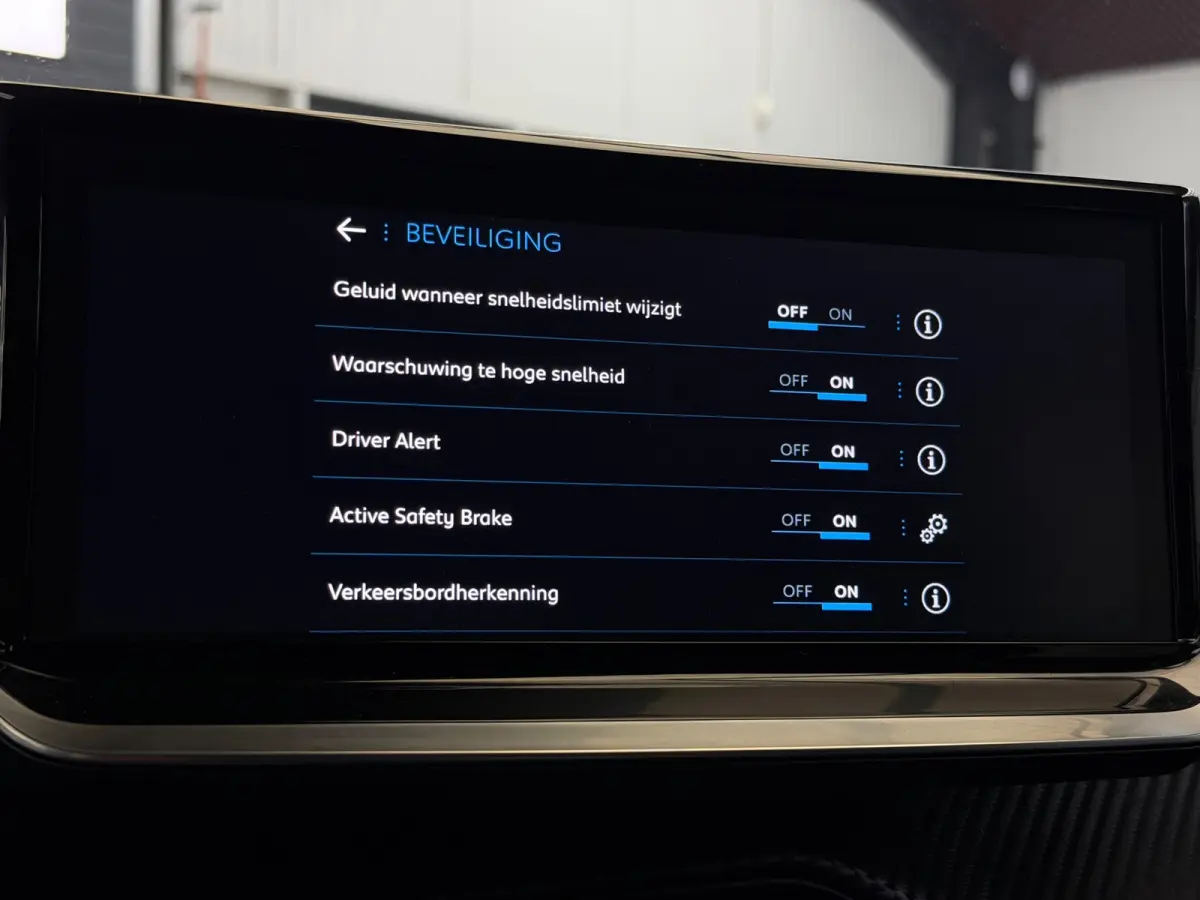 1.2 Hybrid 100 e-DCS6 Active CarPlay