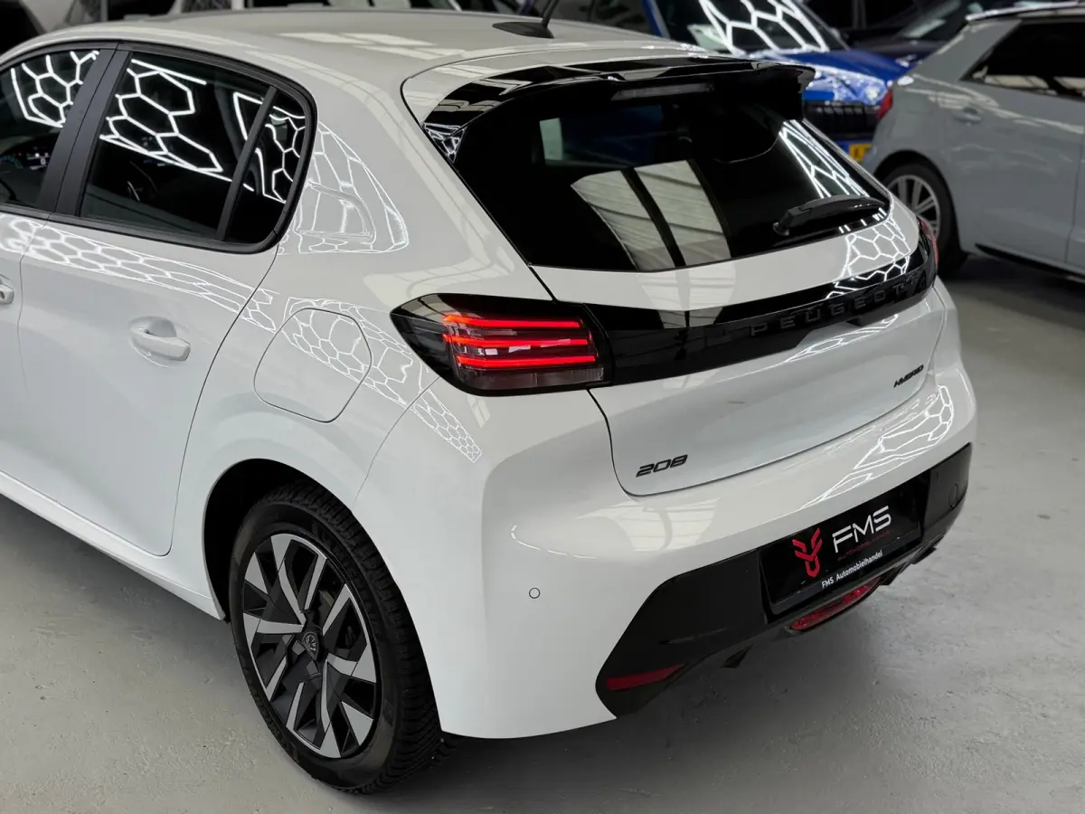 1.2 Hybrid 100 e-DCS6 Active CarPlay