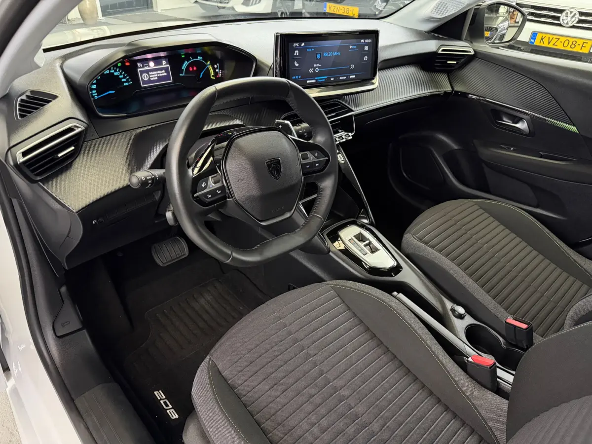 1.2 Hybrid 100 e-DCS6 Active CarPlay
