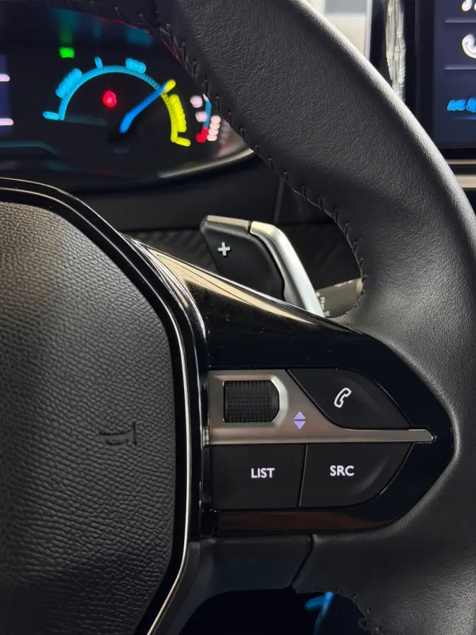 1.2 Hybrid 100 e-DCS6 Active CarPlay
