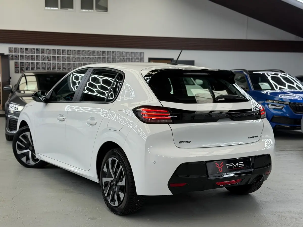 1.2 Hybrid 100 e-DCS6 Active CarPlay