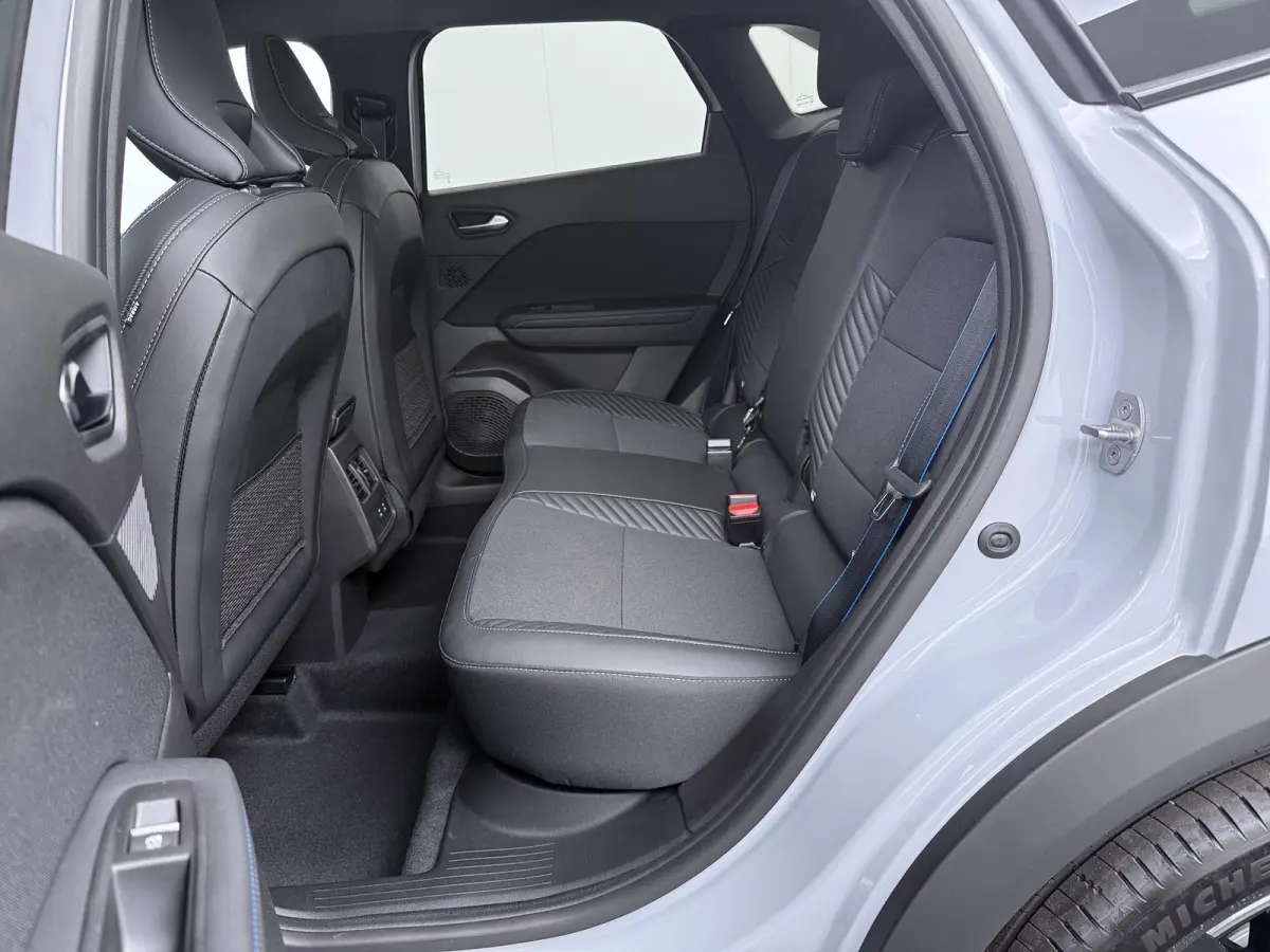 esprit Alpine full hybrid E-Tech 160 | pack driving & comfort premium | pack light & sound |
