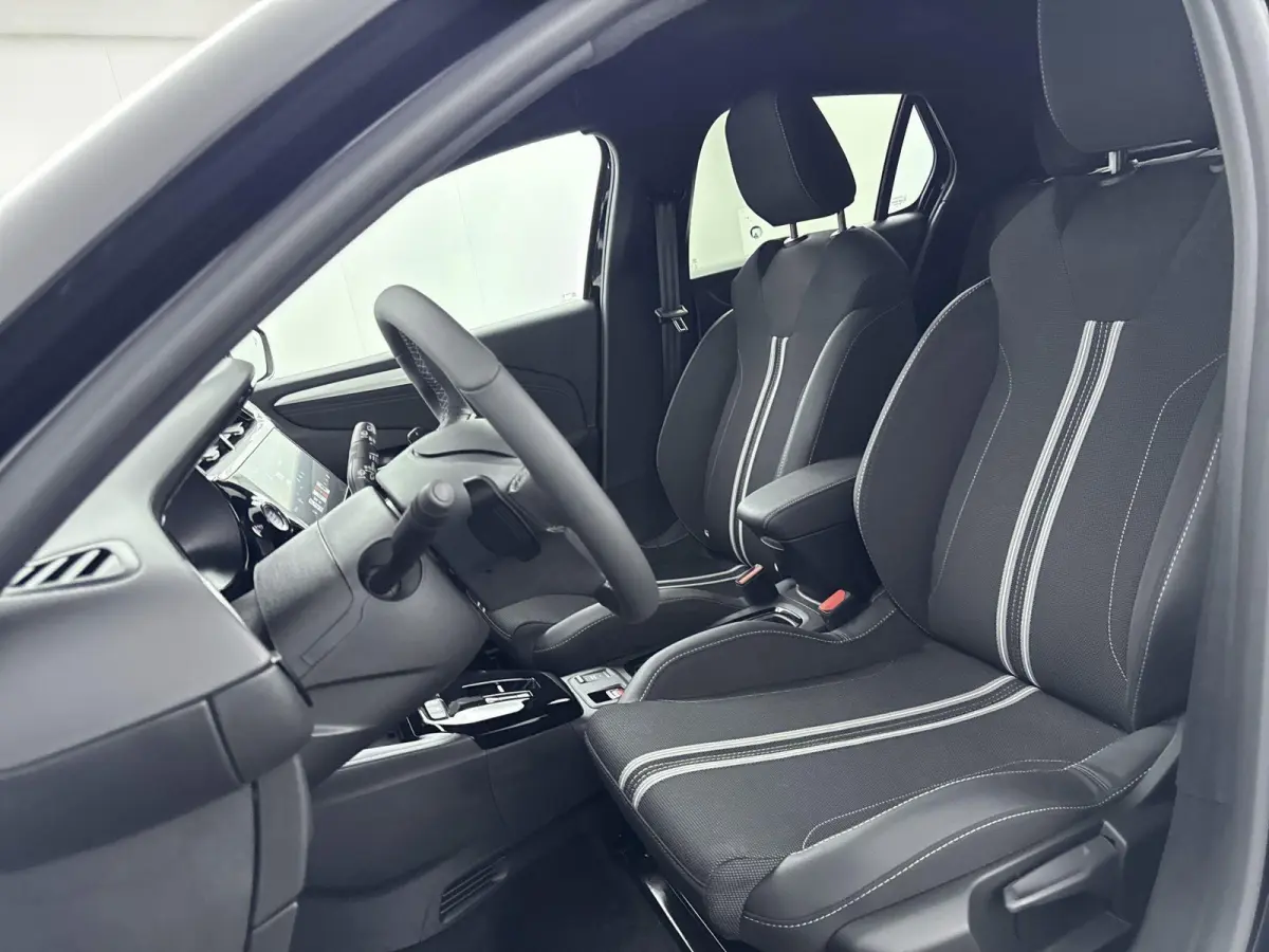 1.2 Turbo Hybrid GS | Navigatie | Dodehoekdetectie | Lichtmetalen velgen | Camera | Stoel- + stuurverwarming |