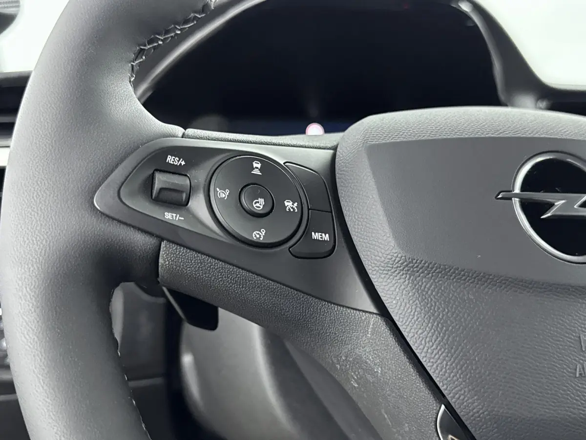 1.2 Turbo Hybrid GS | Navigatie | Dodehoekdetectie | Lichtmetalen velgen | Camera | Stoel- + stuurverwarming |
