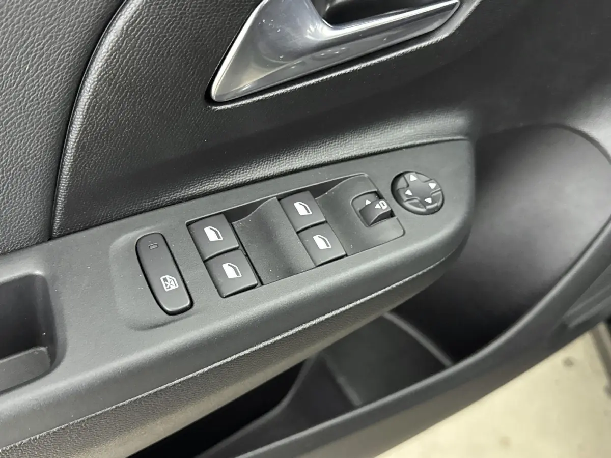 1.2 Turbo Hybrid GS | Navigatie | Dodehoekdetectie | Lichtmetalen velgen | Camera | Stoel- + stuurverwarming |