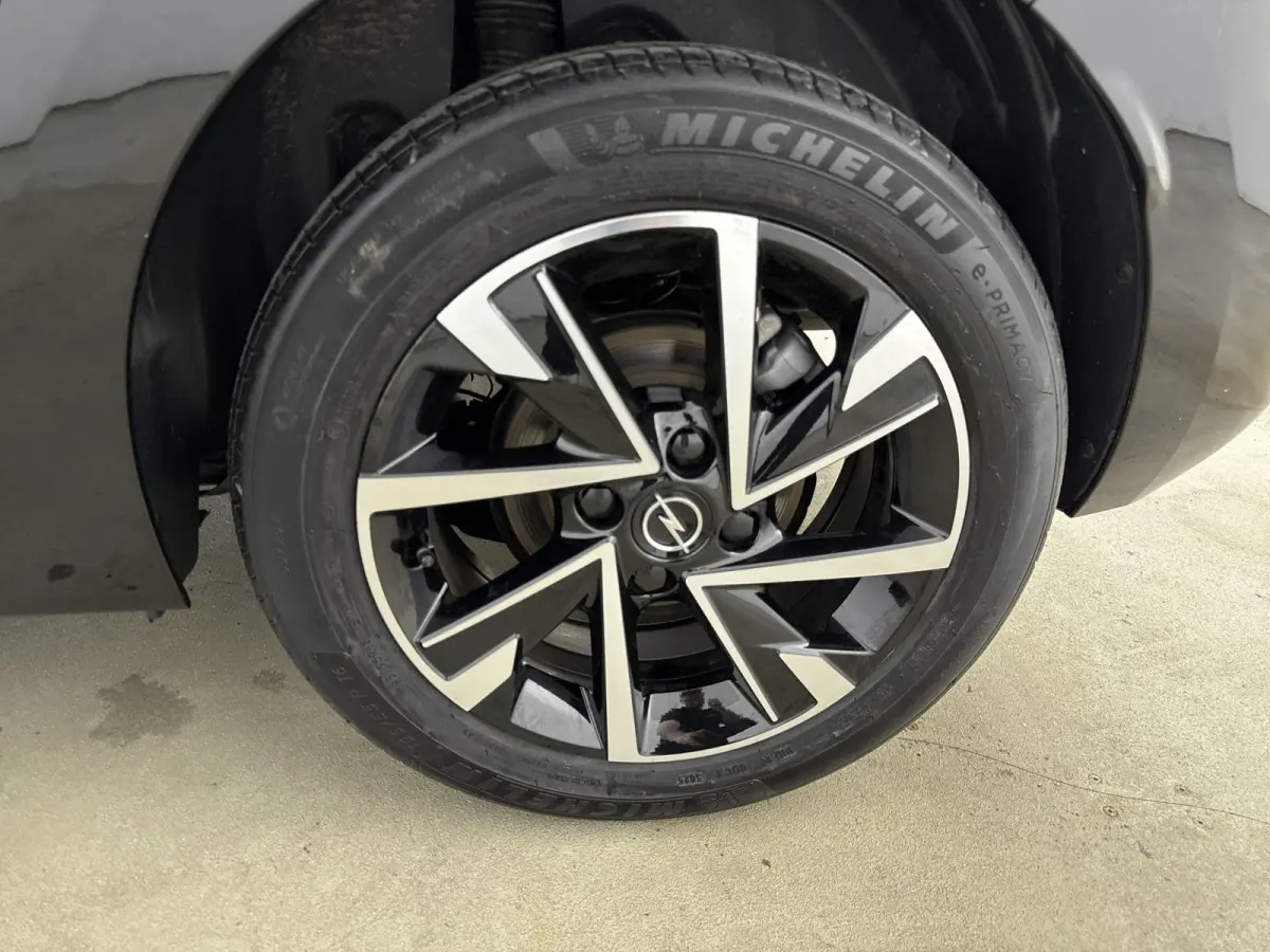 1.2 Turbo Hybrid GS | Navigatie | Dodehoekdetectie | Lichtmetalen velgen | Camera | Stoel- + stuurverwarming |