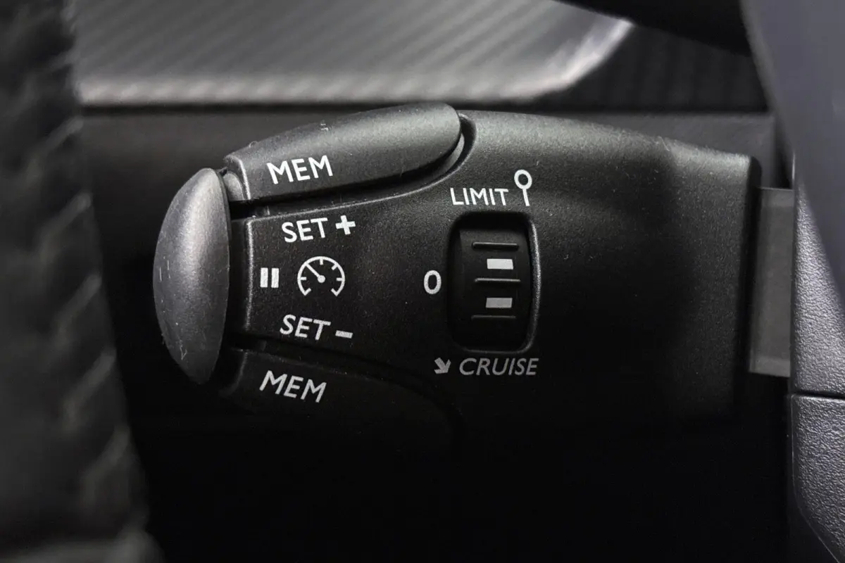 1.2 PureTech 75 Active Navigatie Apple CarPlay