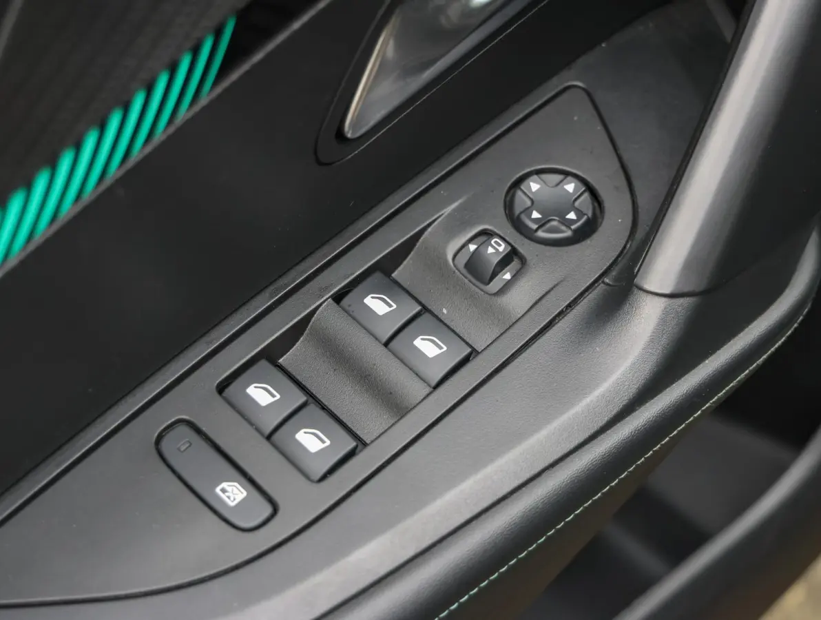 130pk Allure Pack | 1ste eigenaar | Camera | ApplecarPlay/Android | Climate | LED lampen | AUTOMAAT