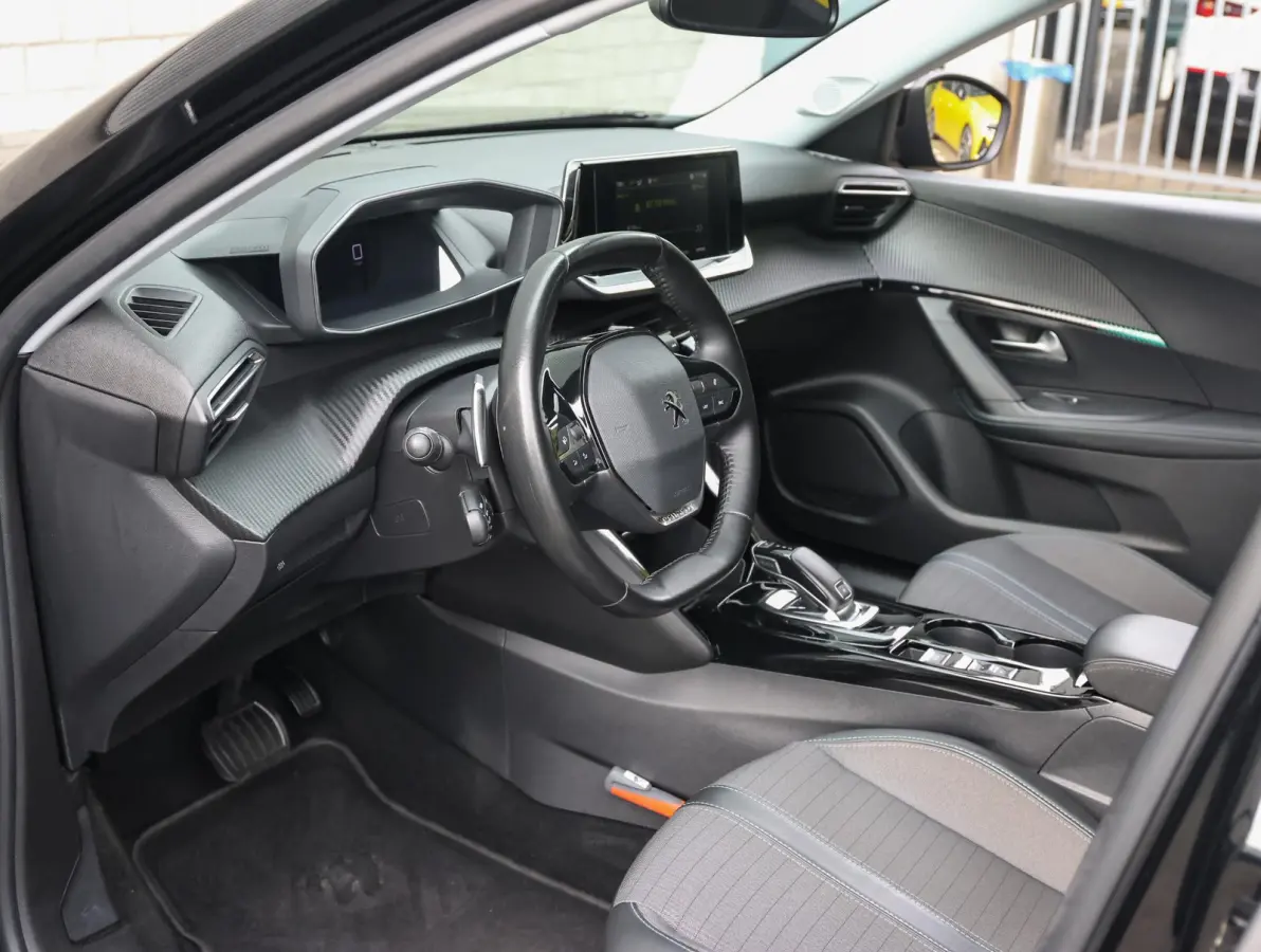 130pk Allure Pack | 1ste eigenaar | Camera | ApplecarPlay/Android | Climate | LED lampen | AUTOMAAT