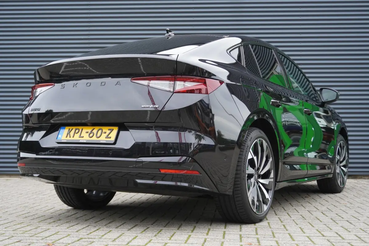 85 286pk Sportline | Panoramadak | Trekhaak | Head-up | Massage