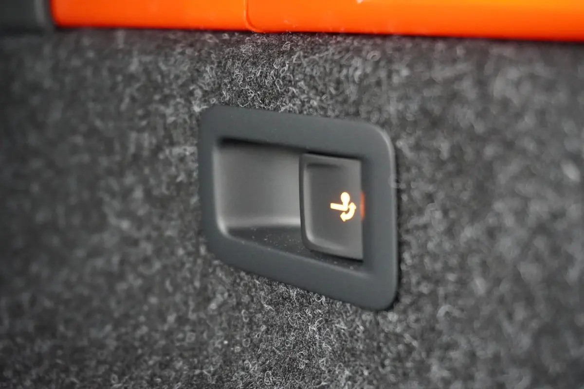 85 286pk Sportline | Panoramadak | Trekhaak | Head-up | Massage