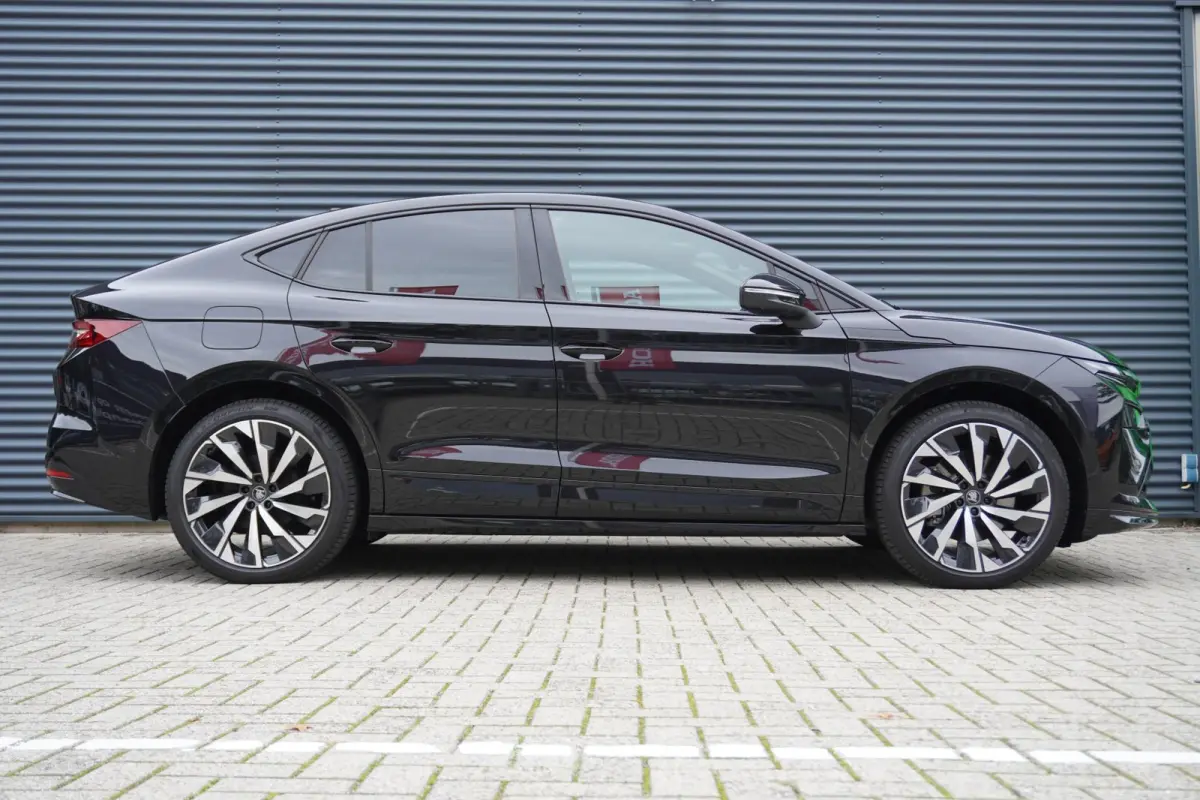 85 286pk Sportline | Panoramadak | Trekhaak | Head-up | Massage