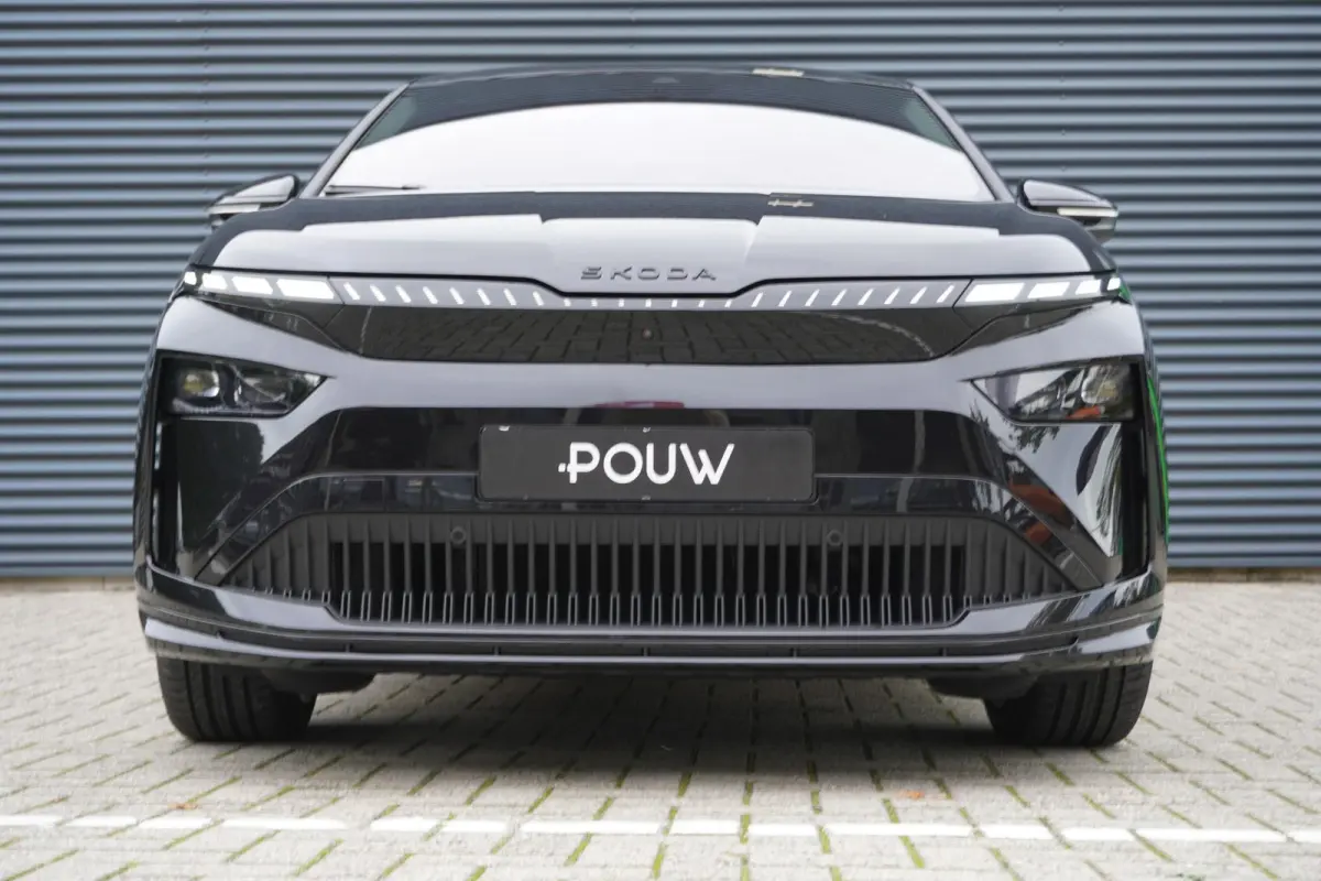 85 286pk Sportline | Panoramadak | Trekhaak | Head-up | Massage