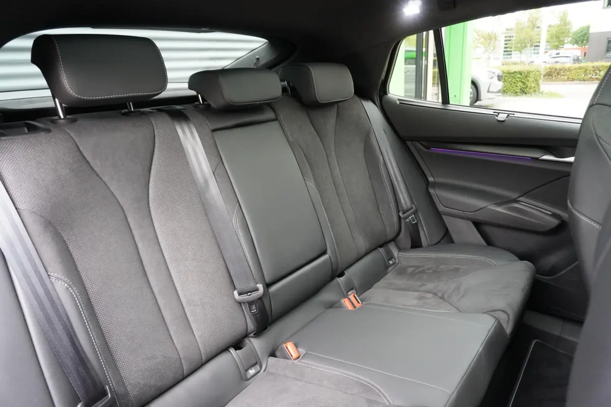 85 286pk Sportline | Panoramadak | Trekhaak | Head-up | Massage