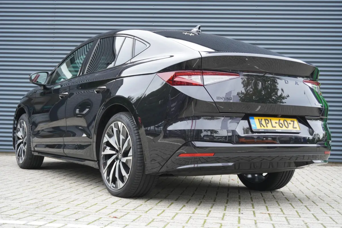 85 286pk Sportline | Panoramadak | Trekhaak | Head-up | Massage