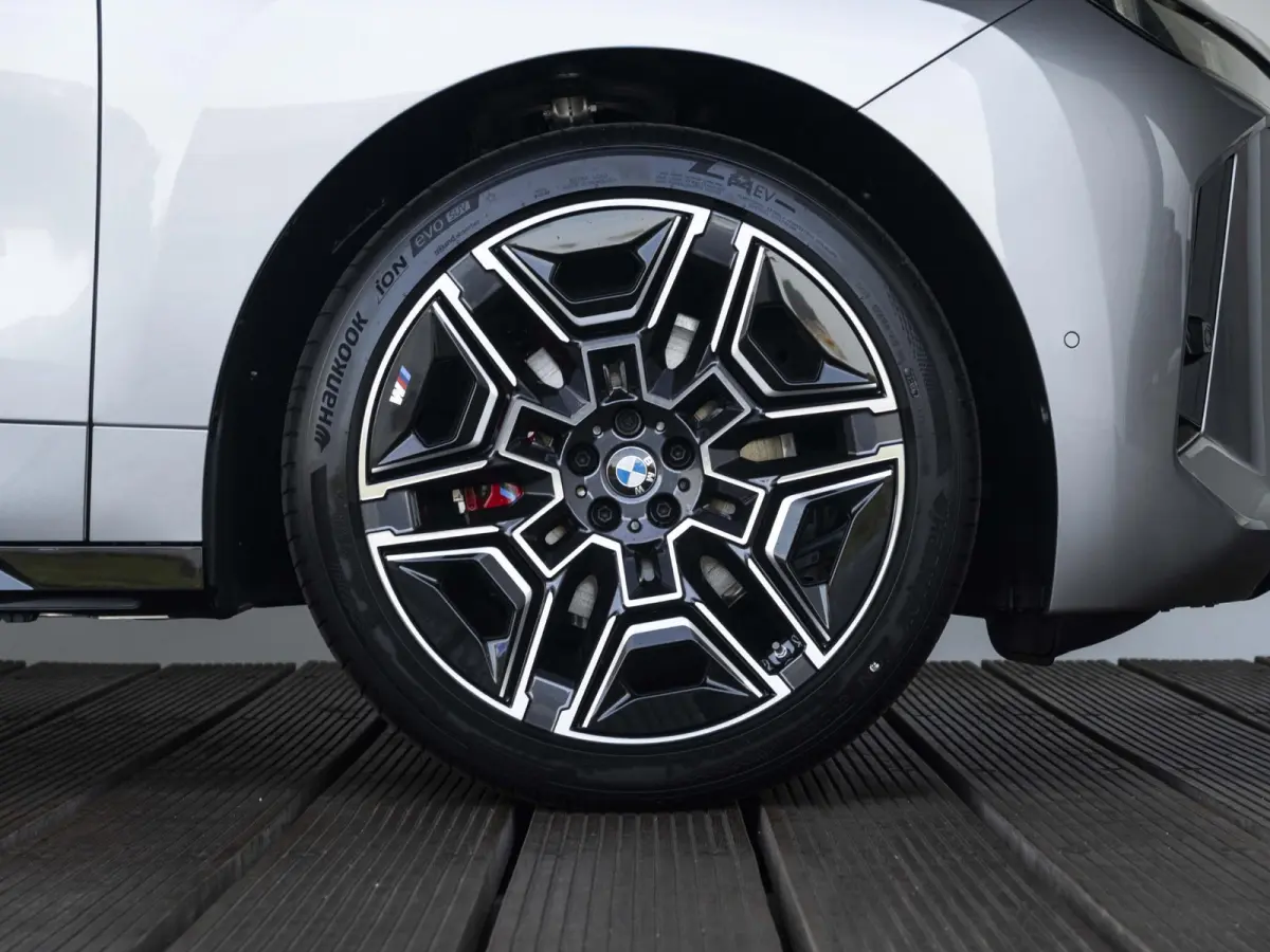 xDrive45 | M Sportpakket Pro | Comfort Pakket | Innovation Pack | Soft-close | Panoramadak | Trekhaak