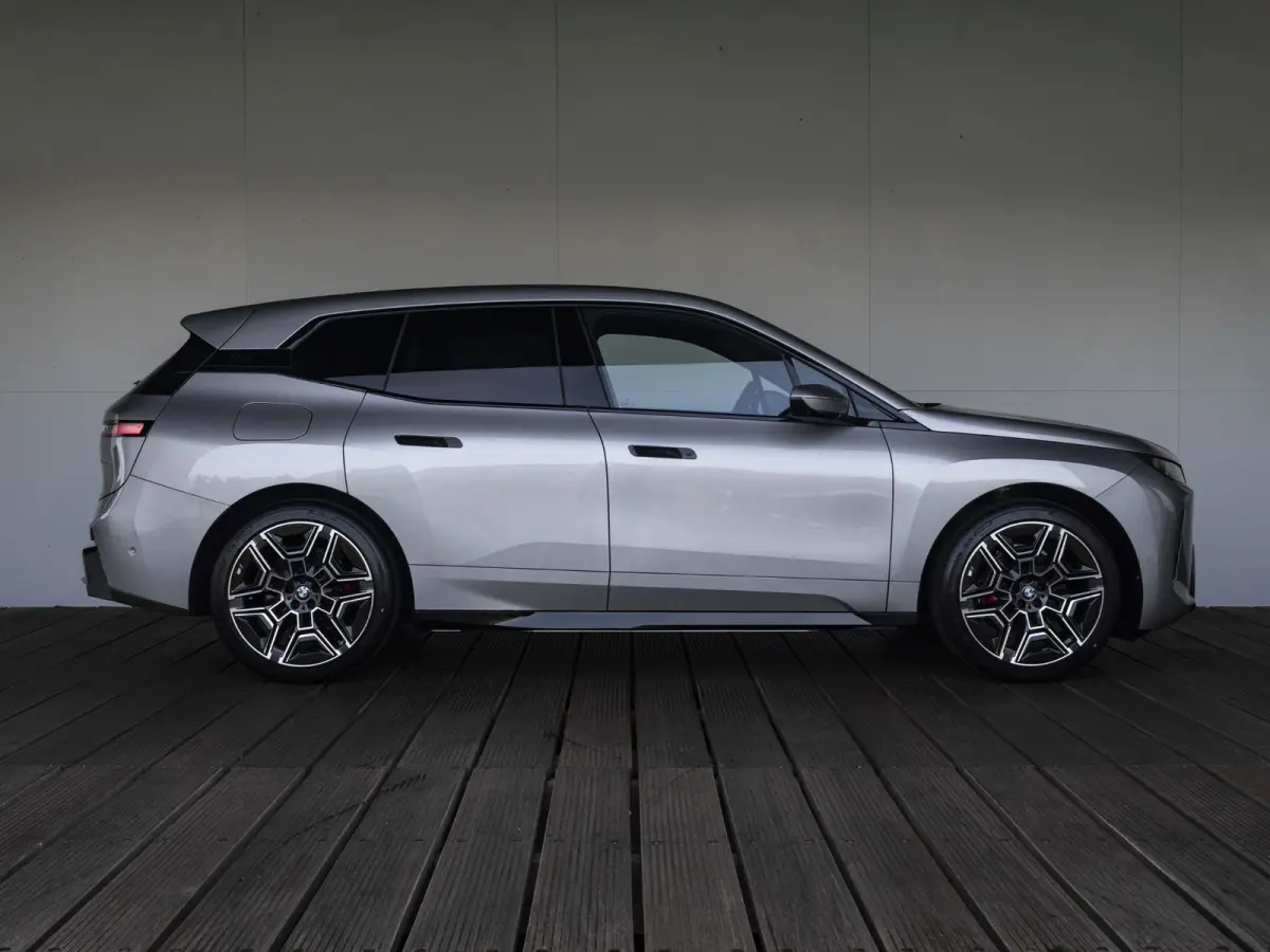 xDrive45 | M Sportpakket Pro | Comfort Pakket | Innovation Pack | Soft-close | Panoramadak | Trekhaak