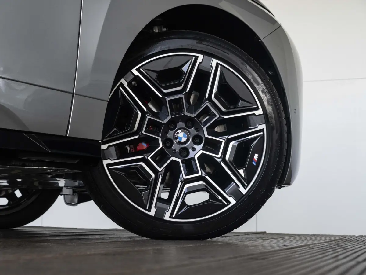 xDrive45 | M Sportpakket Pro | Comfort Pakket | Innovation Pack | Soft-close | Panoramadak | Trekhaak