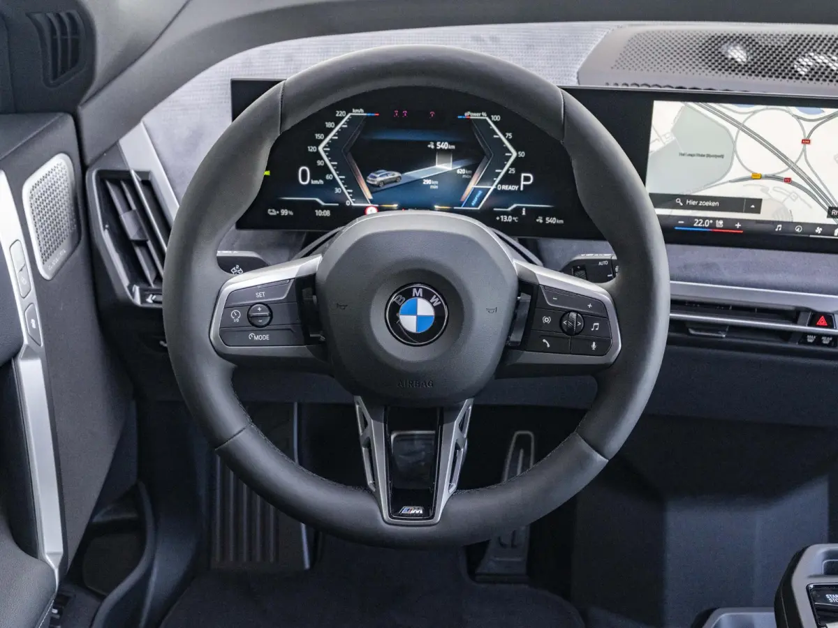 xDrive45 | M Sportpakket Pro | Comfort Pakket | Innovation Pack | Soft-close | Panoramadak | Trekhaak
