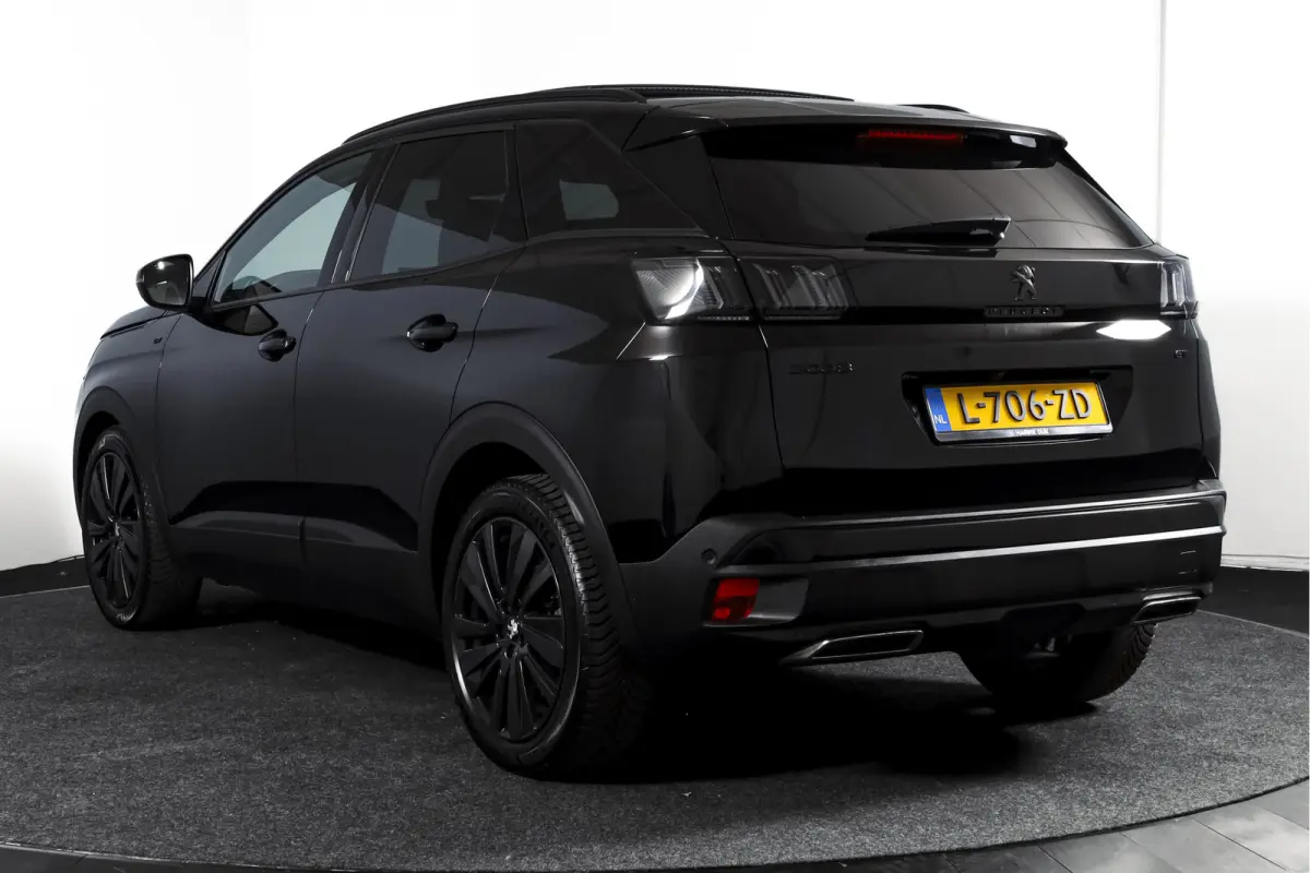 1.2 PureTech Blue Lease GT 131 PK | black pakket | S/K-Panodak | Dig. Cockpit | Adapt. Cruise | Stoelverw. | PDC | Camera | NAV + App. Connect | ECC | Elek. Klep | LM 19" |
