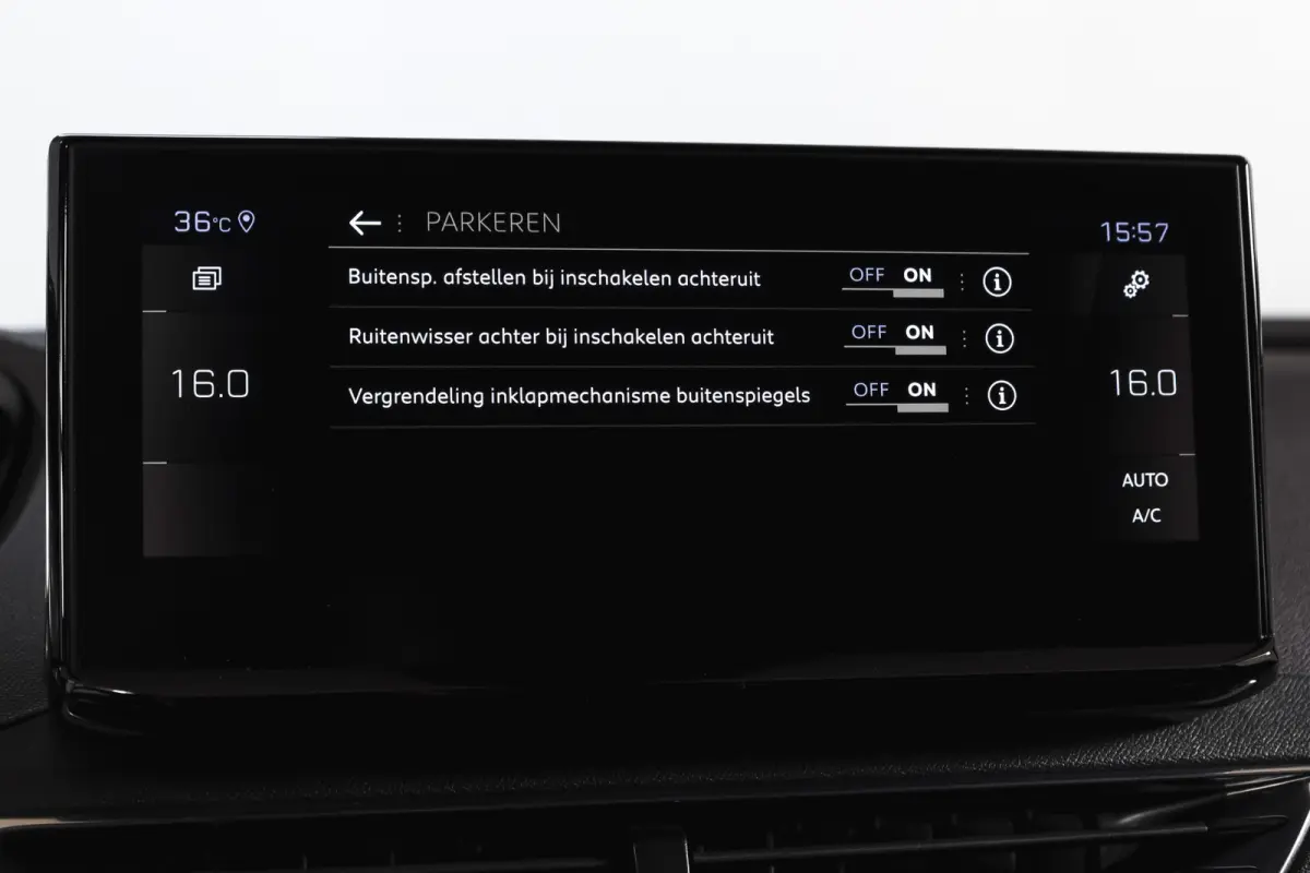 1.2 PureTech Blue Lease GT 131 PK | black pakket | S/K-Panodak | Dig. Cockpit | Adapt. Cruise | Stoelverw. | PDC | Camera | NAV + App. Connect | ECC | Elek. Klep | LM 19" |