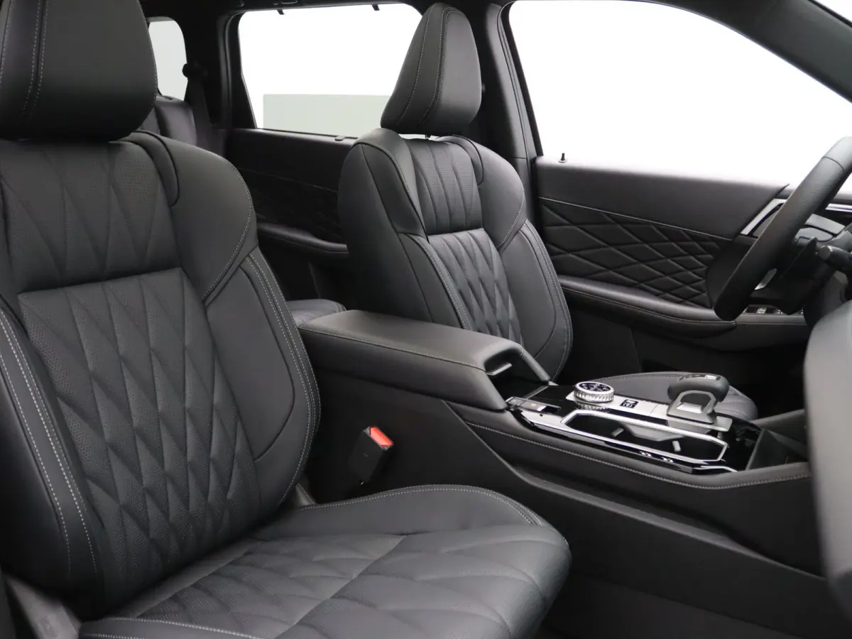 2.4 PHEV Black Edition Full option! Nieuwe auto!