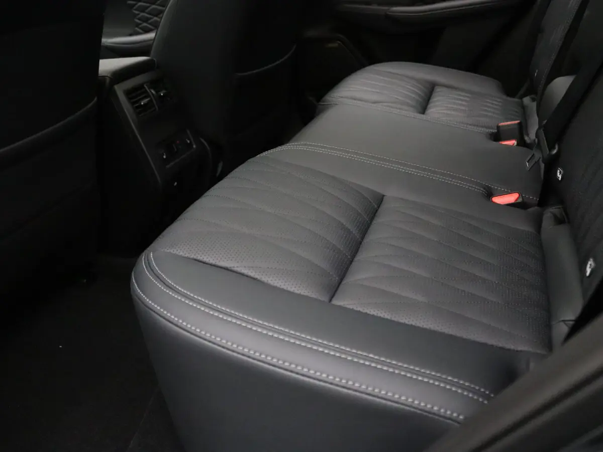 2.4 PHEV Black Edition Full option! Nieuwe auto!