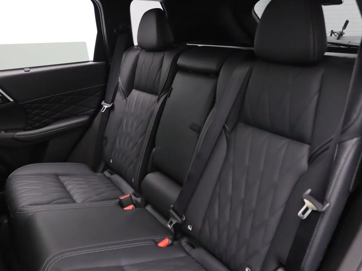 2.4 PHEV Black Edition Full option! Nieuwe auto!