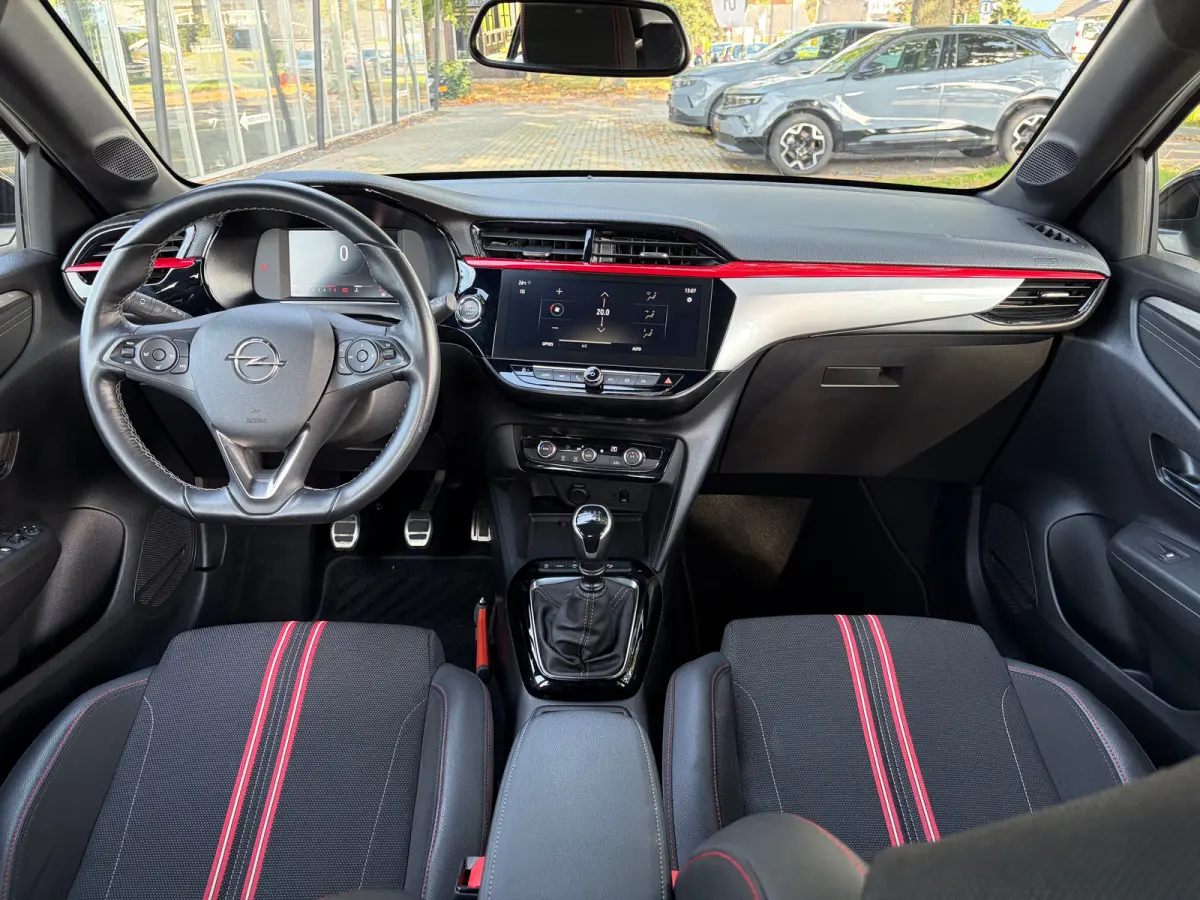 1.2 Turbo 100 PK GS Line | TREKHAAK AFNB.| NAVIGATIE + APPLE CARPLAY/ANDROID AUTO| KEYLESS ENTRY & START| GROOT MULTIMEDIA SCHERM| DRAADLOZE TELEFOONLADER| ELEC. CLIMATE CONTROL| DAB| LED| E