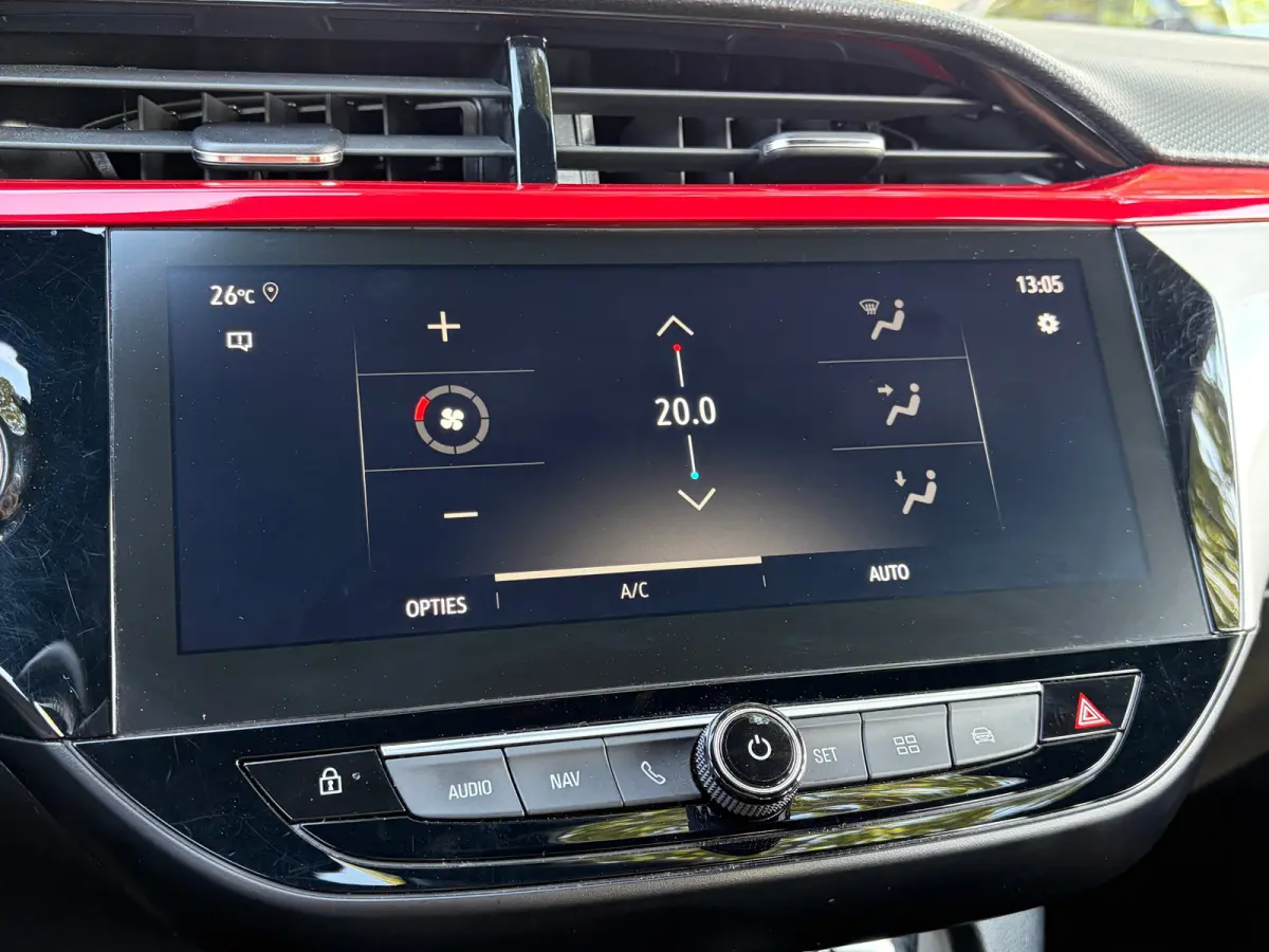 1.2 Turbo 100 PK GS Line | TREKHAAK AFNB.| NAVIGATIE + APPLE CARPLAY/ANDROID AUTO| KEYLESS ENTRY & START| GROOT MULTIMEDIA SCHERM| DRAADLOZE TELEFOONLADER| ELEC. CLIMATE CONTROL| DAB| LED| E