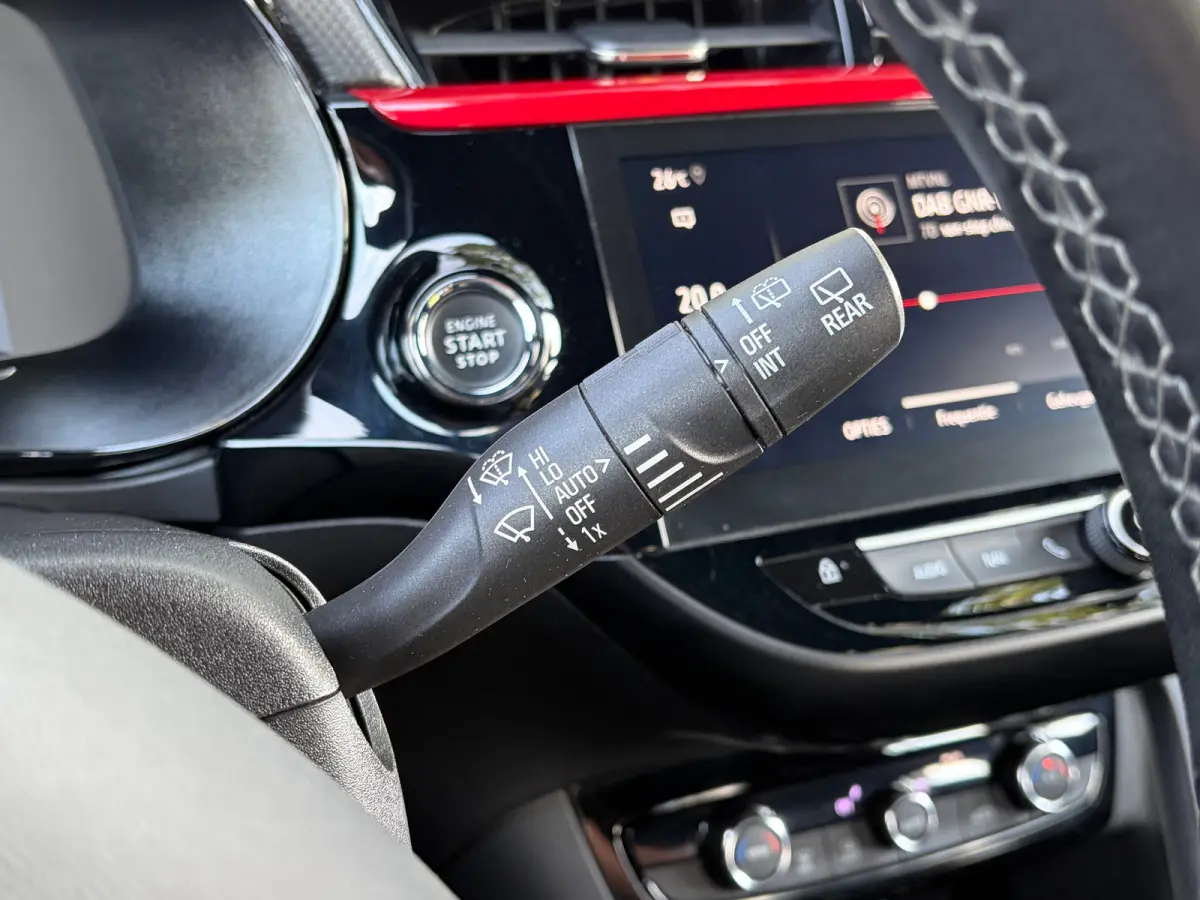 1.2 Turbo 100 PK GS Line | TREKHAAK AFNB.| NAVIGATIE + APPLE CARPLAY/ANDROID AUTO| KEYLESS ENTRY & START| GROOT MULTIMEDIA SCHERM| DRAADLOZE TELEFOONLADER| ELEC. CLIMATE CONTROL| DAB| LED| E