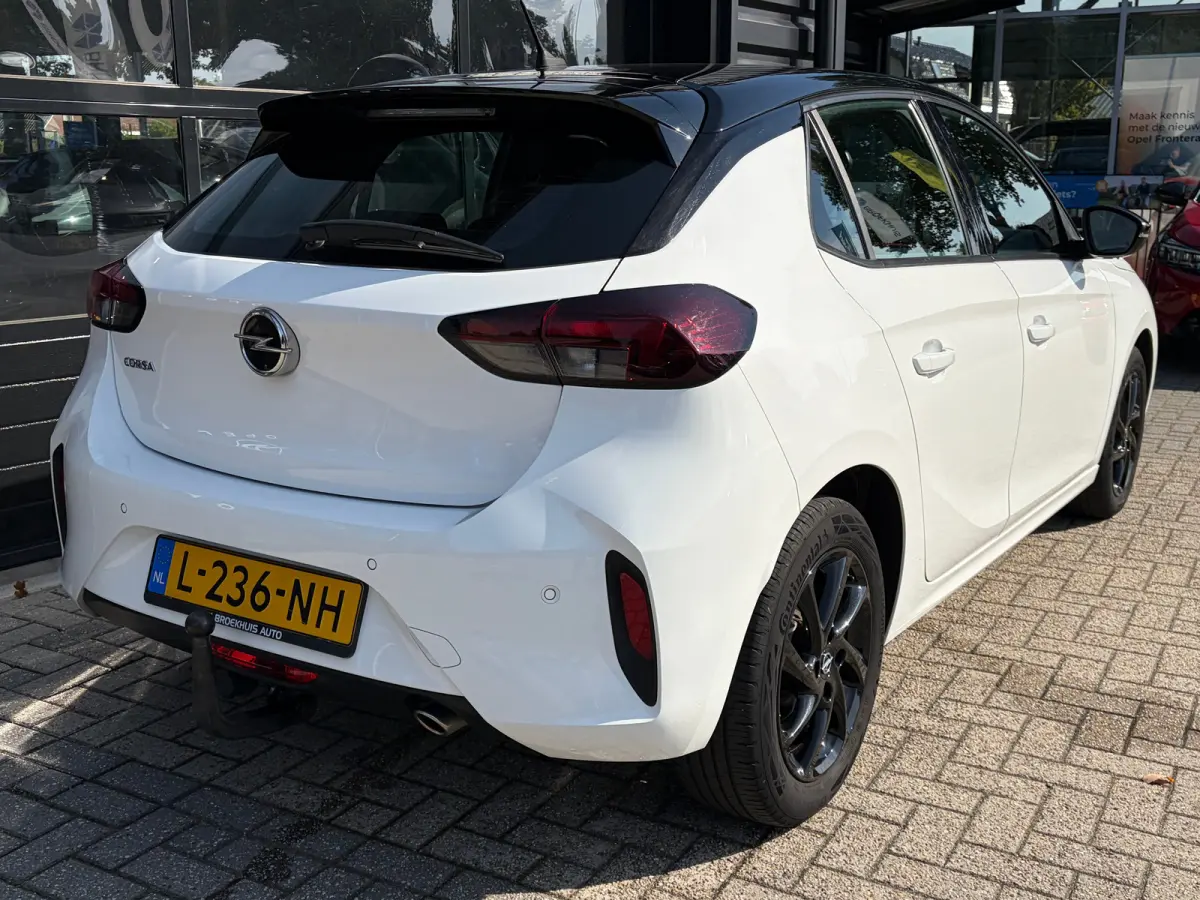 1.2 Turbo 100 PK GS Line | TREKHAAK AFNB.| NAVIGATIE + APPLE CARPLAY/ANDROID AUTO| KEYLESS ENTRY & START| GROOT MULTIMEDIA SCHERM| DRAADLOZE TELEFOONLADER| ELEC. CLIMATE CONTROL| DAB| LED| E