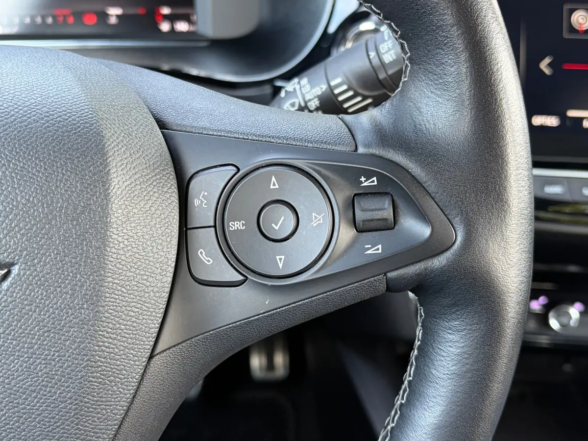 1.2 Turbo 100 PK GS Line | TREKHAAK AFNB.| NAVIGATIE + APPLE CARPLAY/ANDROID AUTO| KEYLESS ENTRY & START| GROOT MULTIMEDIA SCHERM| DRAADLOZE TELEFOONLADER| ELEC. CLIMATE CONTROL| DAB| LED| E