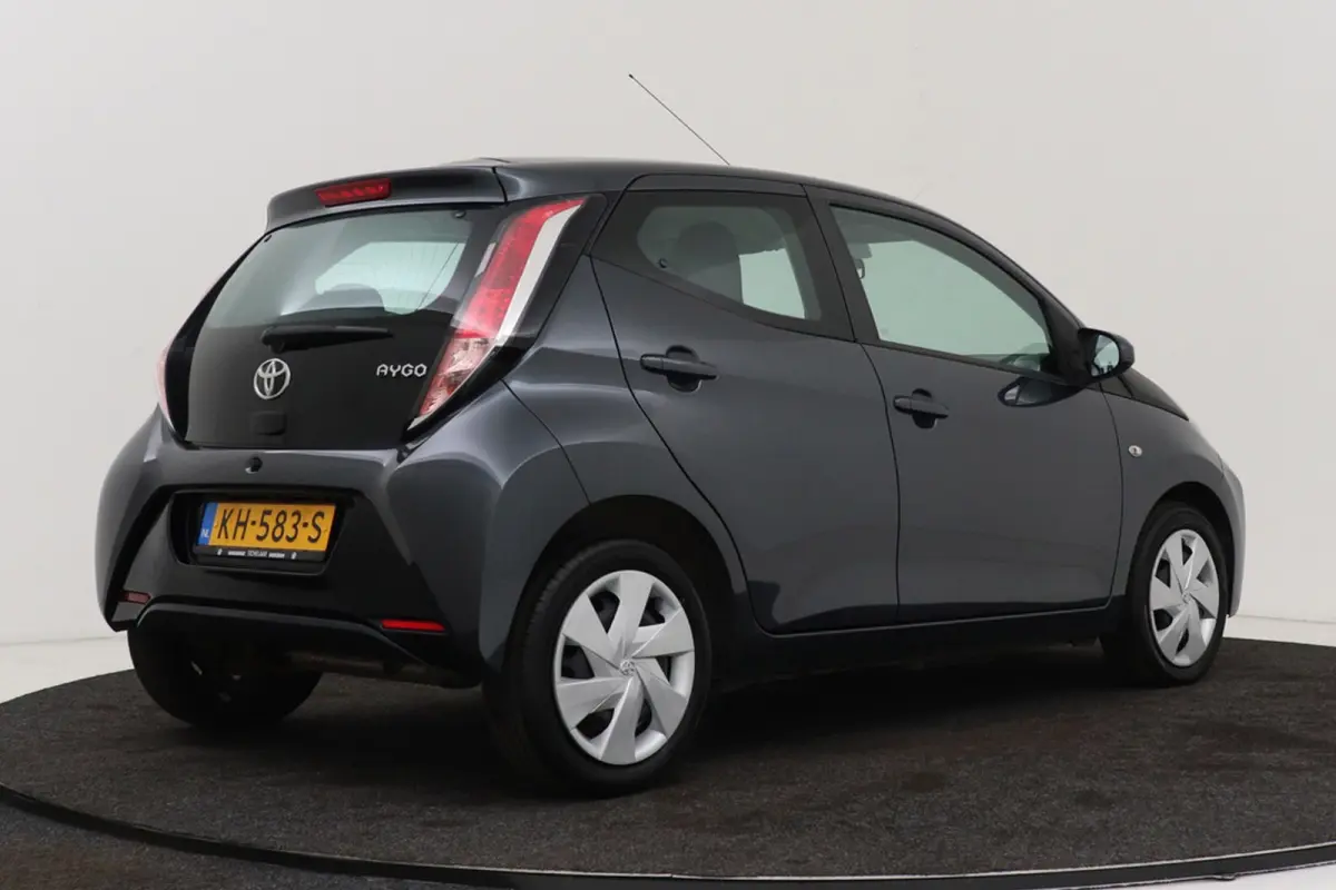 1.0 VVT-i x-play | Org NL | Camera | Airco | Dealer Ond. |