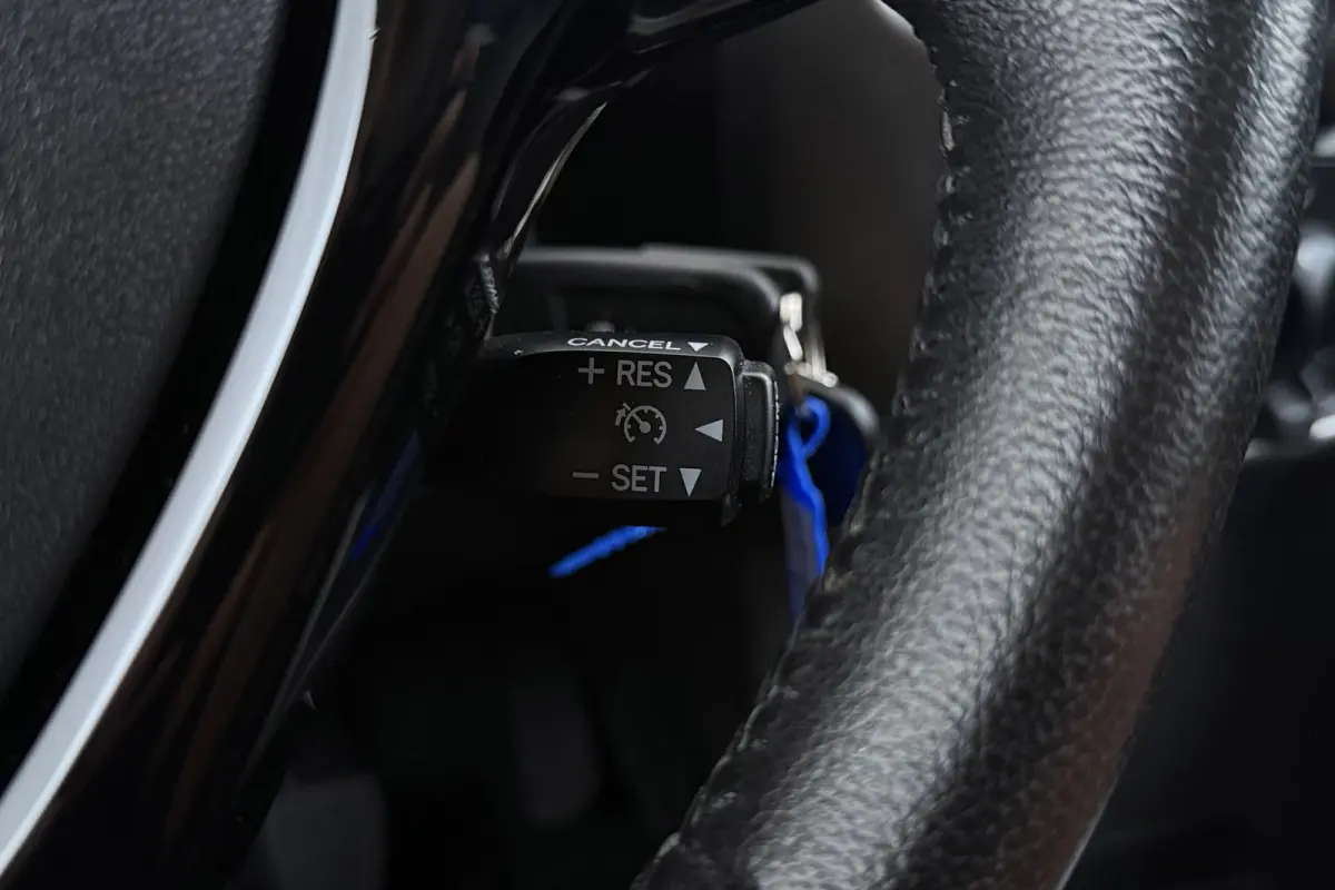 1.0 VVT-i x-play | Org NL | Camera | Airco | Dealer Ond. |