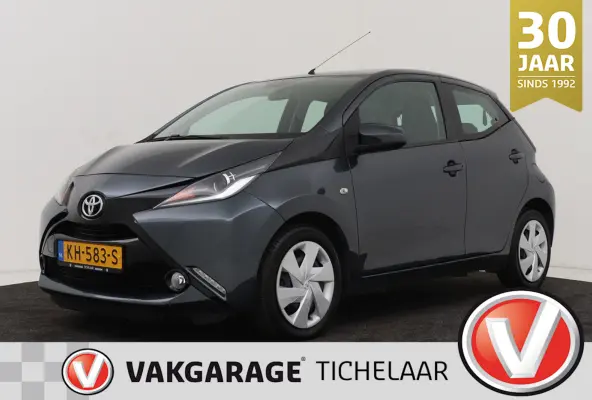 1.0 VVT-i x-play | Org NL | Camera | Airco | Dealer Ond. |