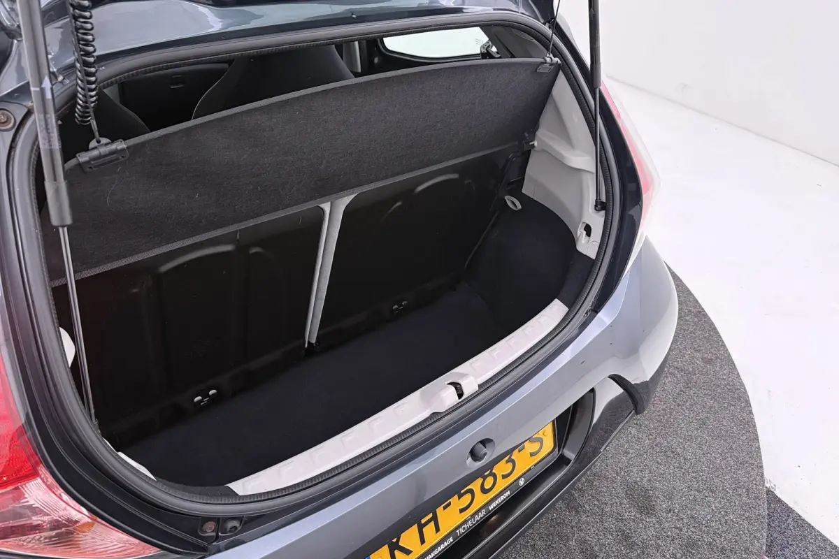 1.0 VVT-i x-play | Org NL | Camera | Airco | Dealer Ond. |