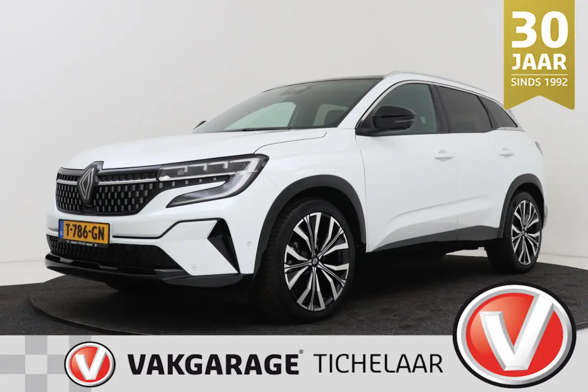 1.2 E-Tech full hybrid 200 iconic | Uitklap Trekhaak | Panoramadak | Massagestoel | Stuur-/Stoelverwarming |