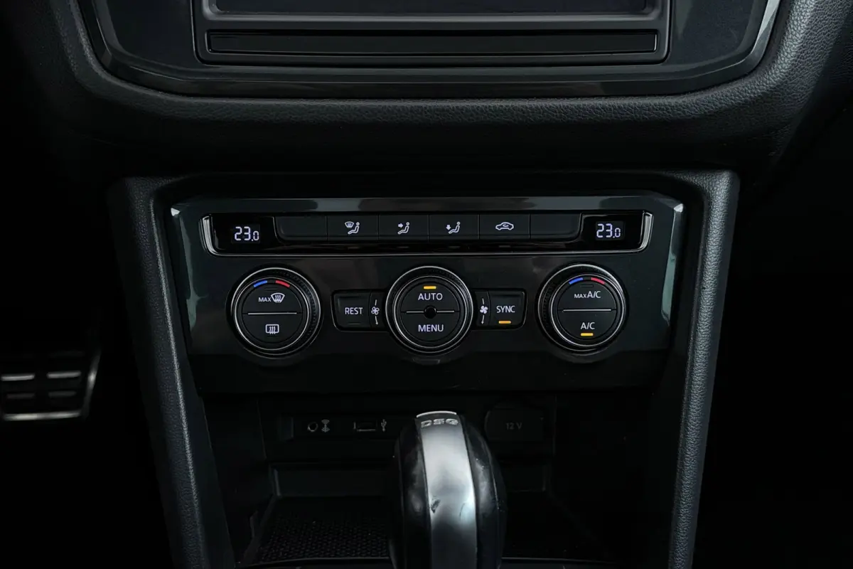 2.0 TSI 4Motion Highline R-Line | Trekhaak | Panoramadak | Camera | CarPlay |