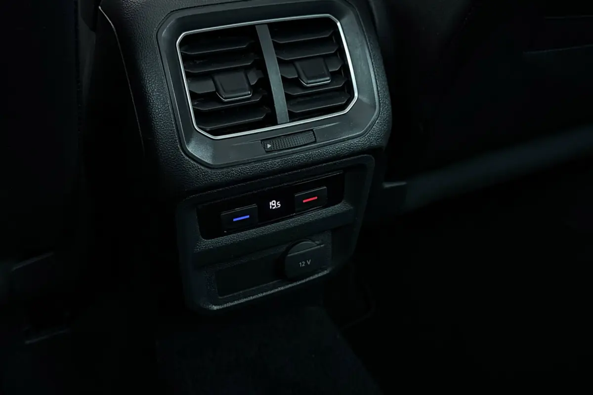 2.0 TSI 4Motion Highline R-Line | Trekhaak | Panoramadak | Camera | CarPlay |