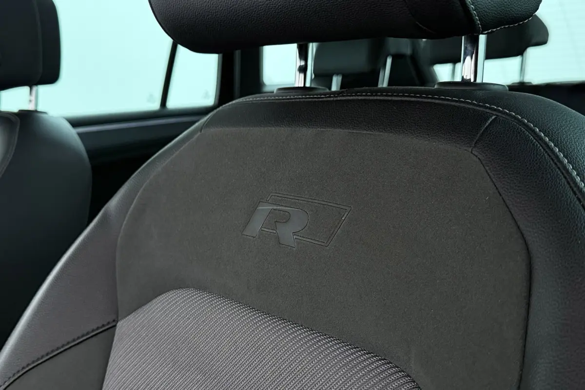 2.0 TSI 4Motion Highline R-Line | Trekhaak | Panoramadak | Camera | CarPlay |