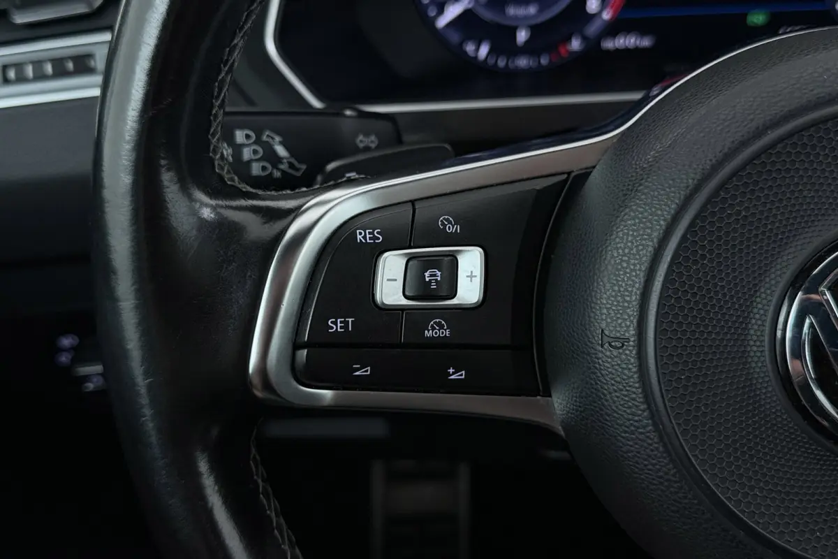 2.0 TSI 4Motion Highline R-Line | Trekhaak | Panoramadak | Camera | CarPlay |