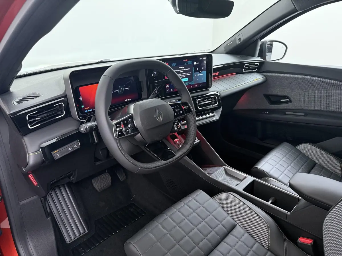 iconic “plein sud™” 150 pk comfort range | pack advanced driving assist | Harman Kardon® premium audio |