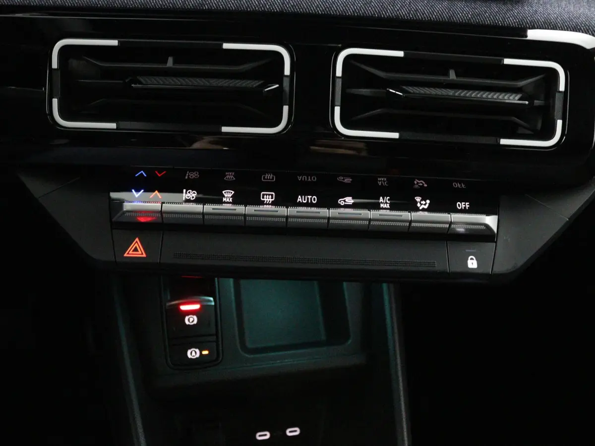 techno 150 pk comfort range | pack advanced driving assist | pack winter | Harman Kardon® premium audio |